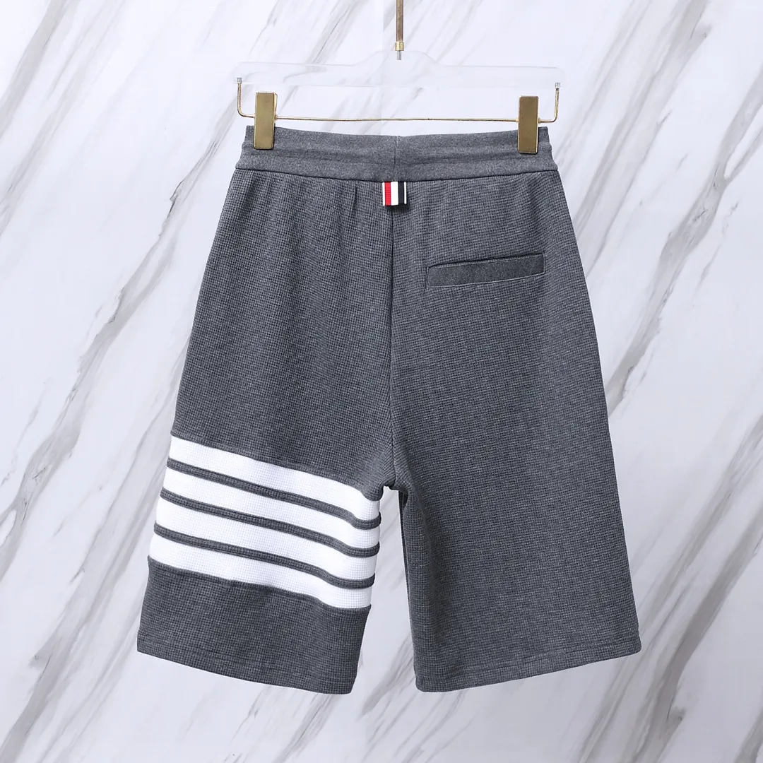 ：116（TB ） THOM BROWNE . TB Factory Same Style TB TB ：Dark Gray/Light Gray/Navy Blue/Black Size：0/1/2/3/4